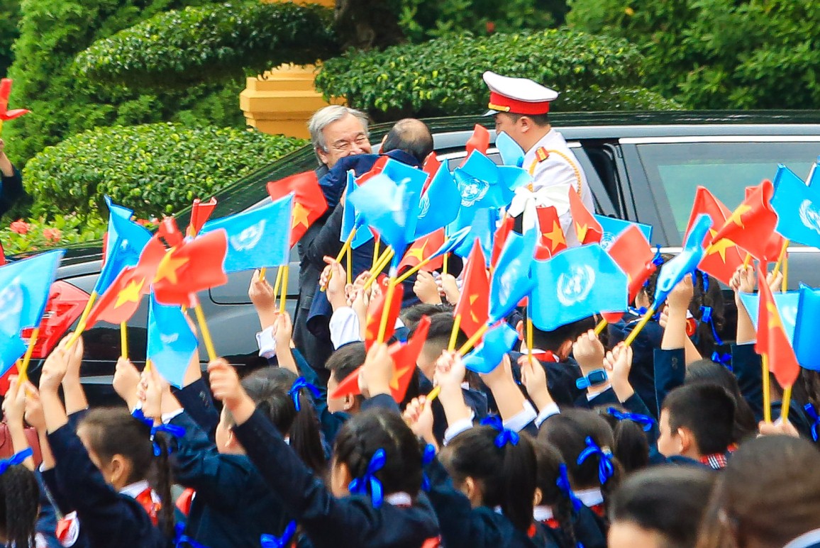 Cận cảnh lễ đ&oacute;n Tổng Thư k&yacute; Li&ecirc;n Hiệp Quốc Ant&oacute;nio Guterres thăm Việt Nam - Ảnh 3.