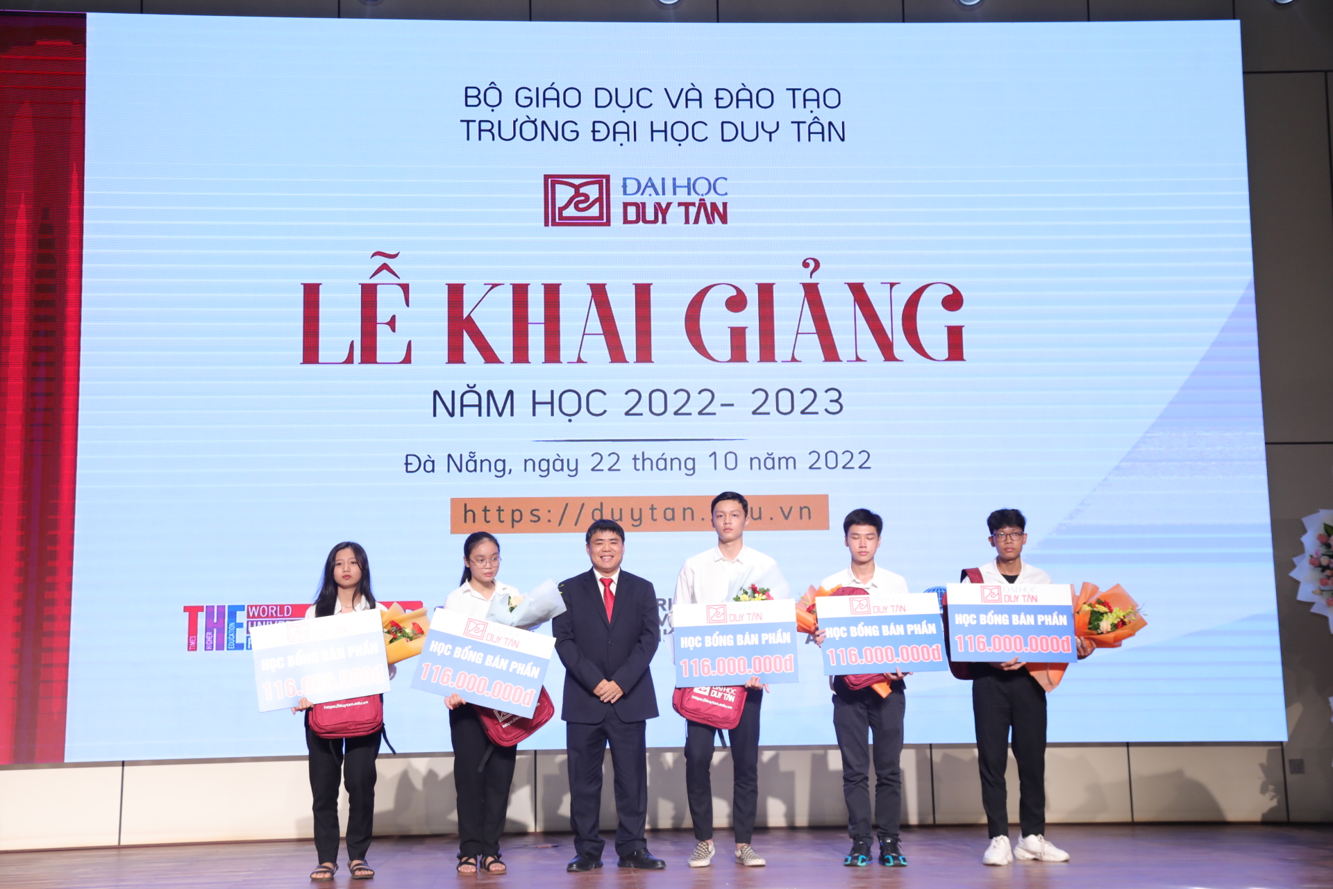 Đại học Duy Tân: Trao 385 suất học bổng, tổng trị giá gần 21,5 tỉ đồng