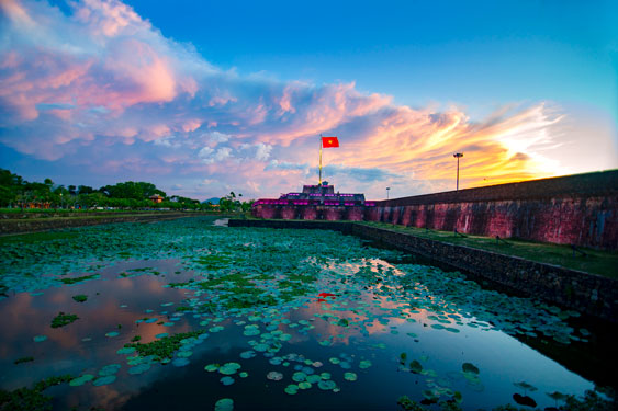 CUỘC THI ẢNH "THIÊNG LIÊNG CỜ TỔ QUỐC": Thêm yêu quê hương