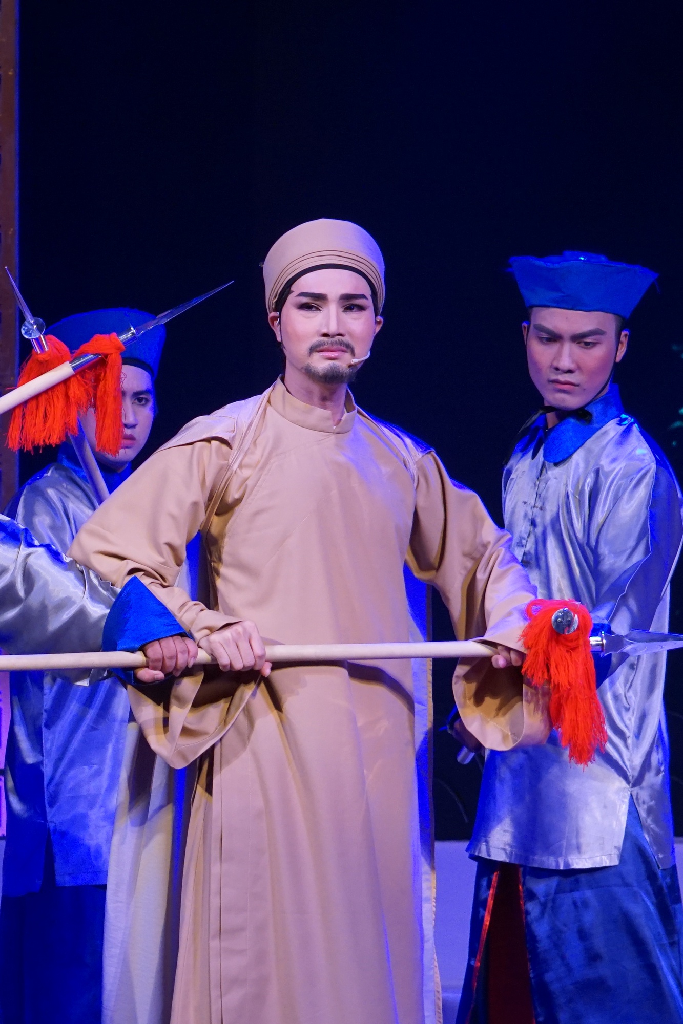 L&ecirc; Trung Thảo, Minh Trường, H&agrave; Như tạo bất ngờ trong đ&ecirc;m thi cuối Trần Hữu Trang - Ảnh 2.