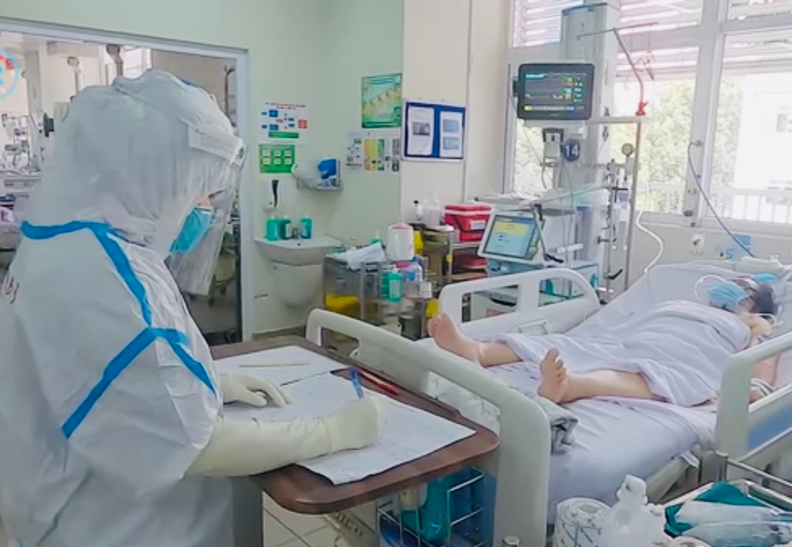 Dịch COVID-19 hôm nay: Số mắc giảm xuống dưới 500 ca