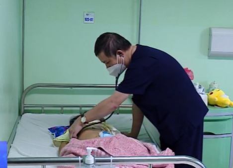 Bé gái mắc cúm A/H5N1 đã hồi phục, rút nội khí quản