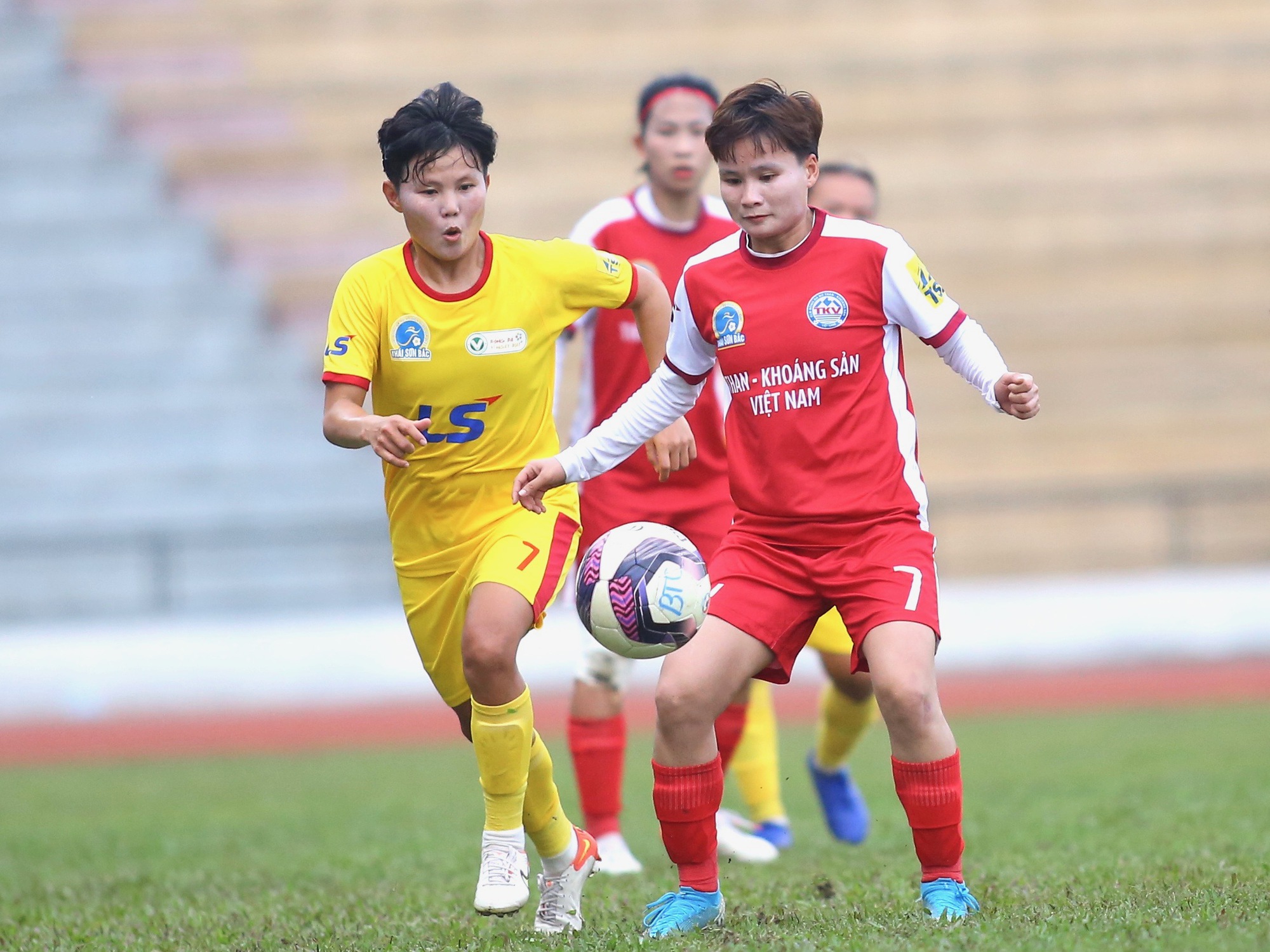 Đội nữ TP HCM I mất ngôi đầu sau vòng 12 giải vô địch quốc gia - Ảnh 2.