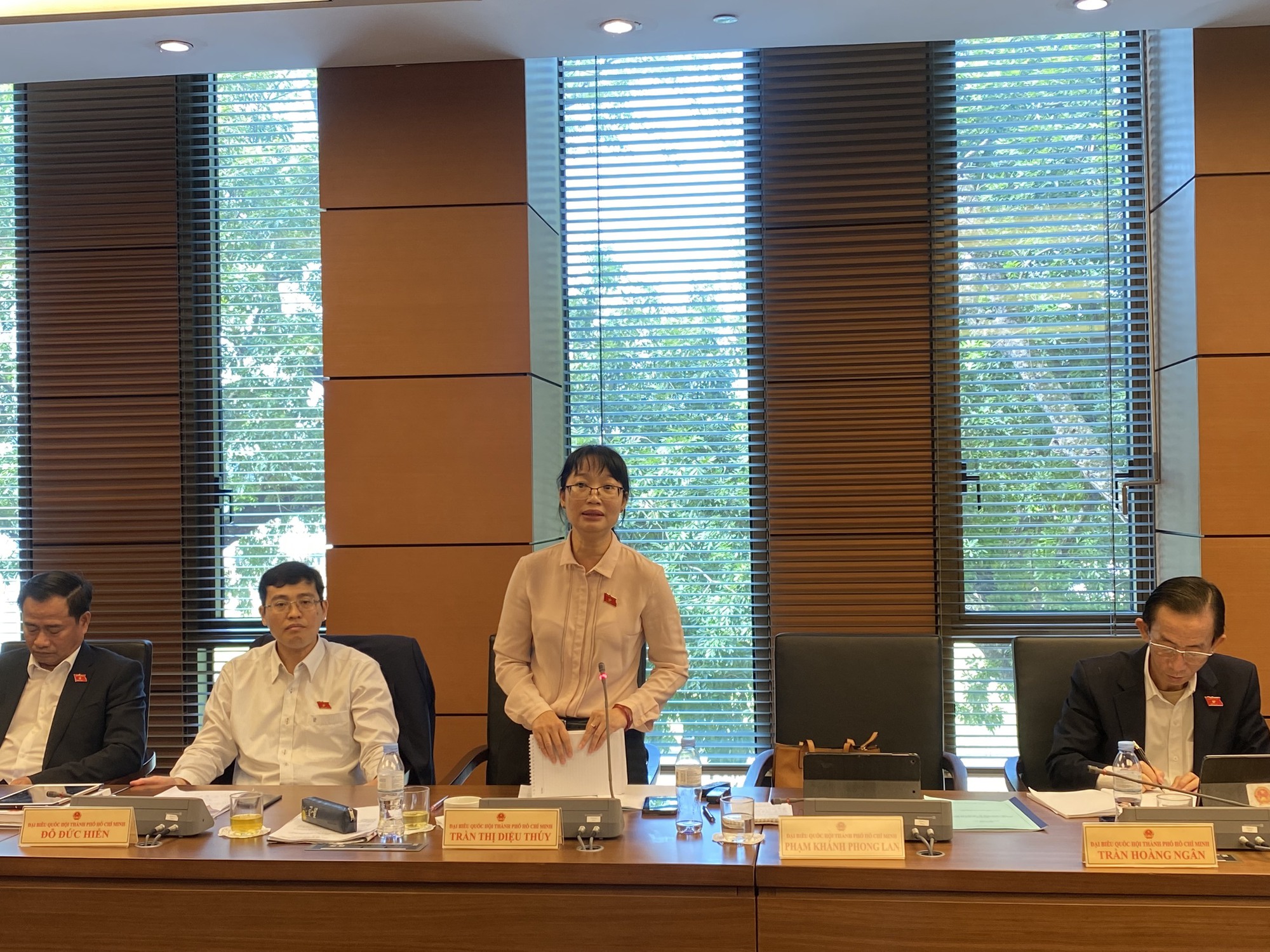 Bộ trưởng Nội vụ: C&oacute; thể cải c&aacute;ch tiền lương năm 2024 nếu kinh tế ổn định, ph&aacute;t triển - Ảnh 2.