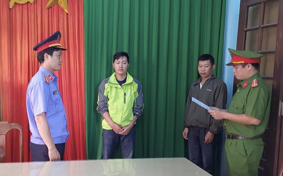 Cựu cán bộ công an bị bắt vì cùng vợ lừa đảo hơn 23 tỉ đồng