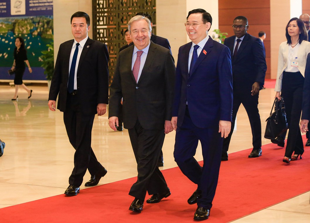 Chủ tịch Quốc hội Vương Đình Huệ hội kiến Tổng Thư ký Liên Hiệp Quốc António Guterres - Ảnh 2.