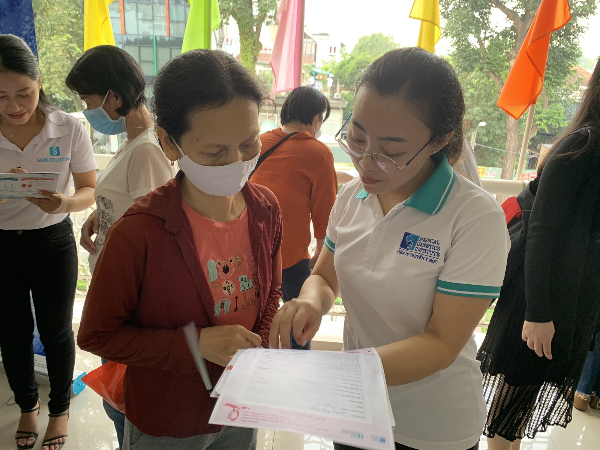 Tầm soát ung thư cho nữ công nhân - lao động