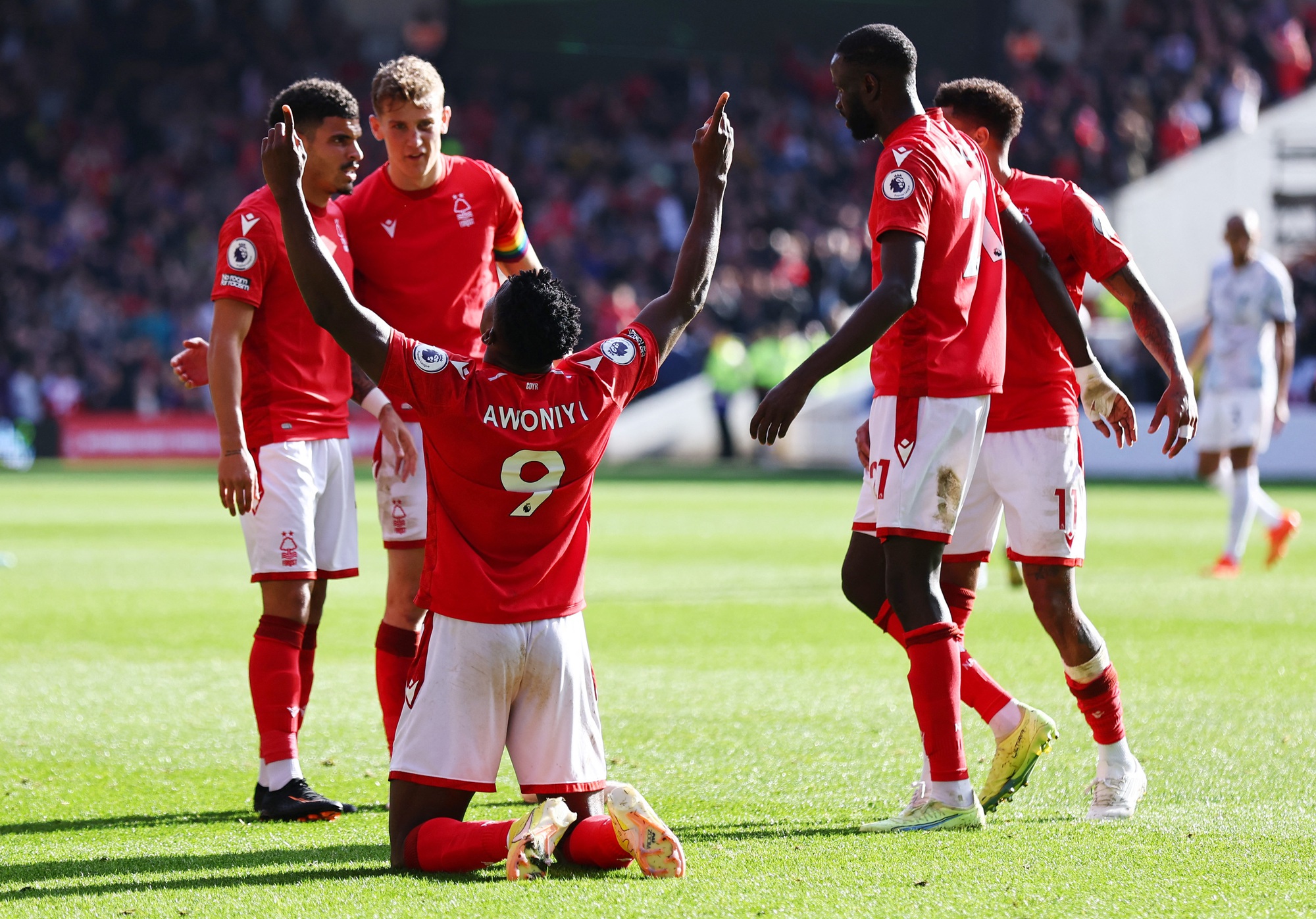 Liverpool thua sốc tân binh Nottingham Forest, nguy cơ văng Top 8