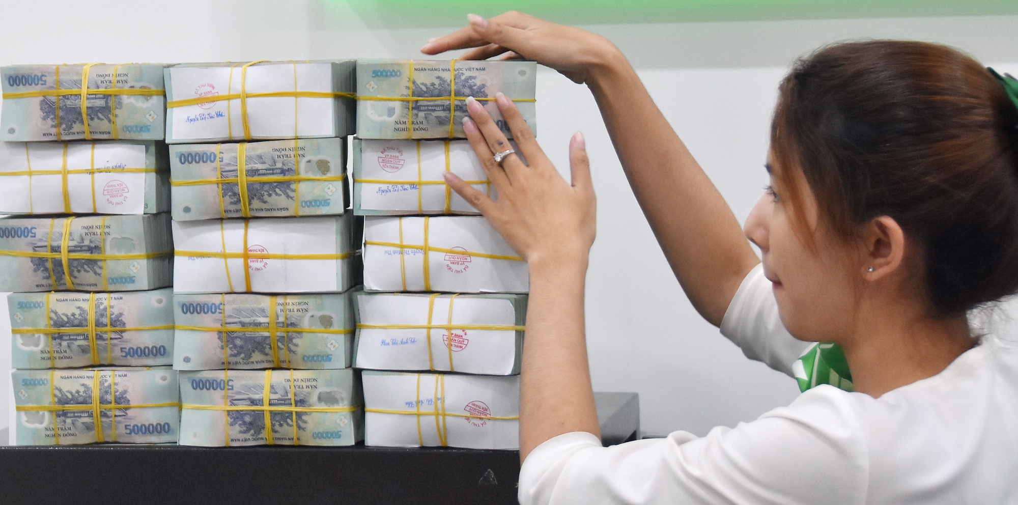 Sức &eacute;p tr&aacute;i phiếu doanh nghiệp - Ảnh 1.
