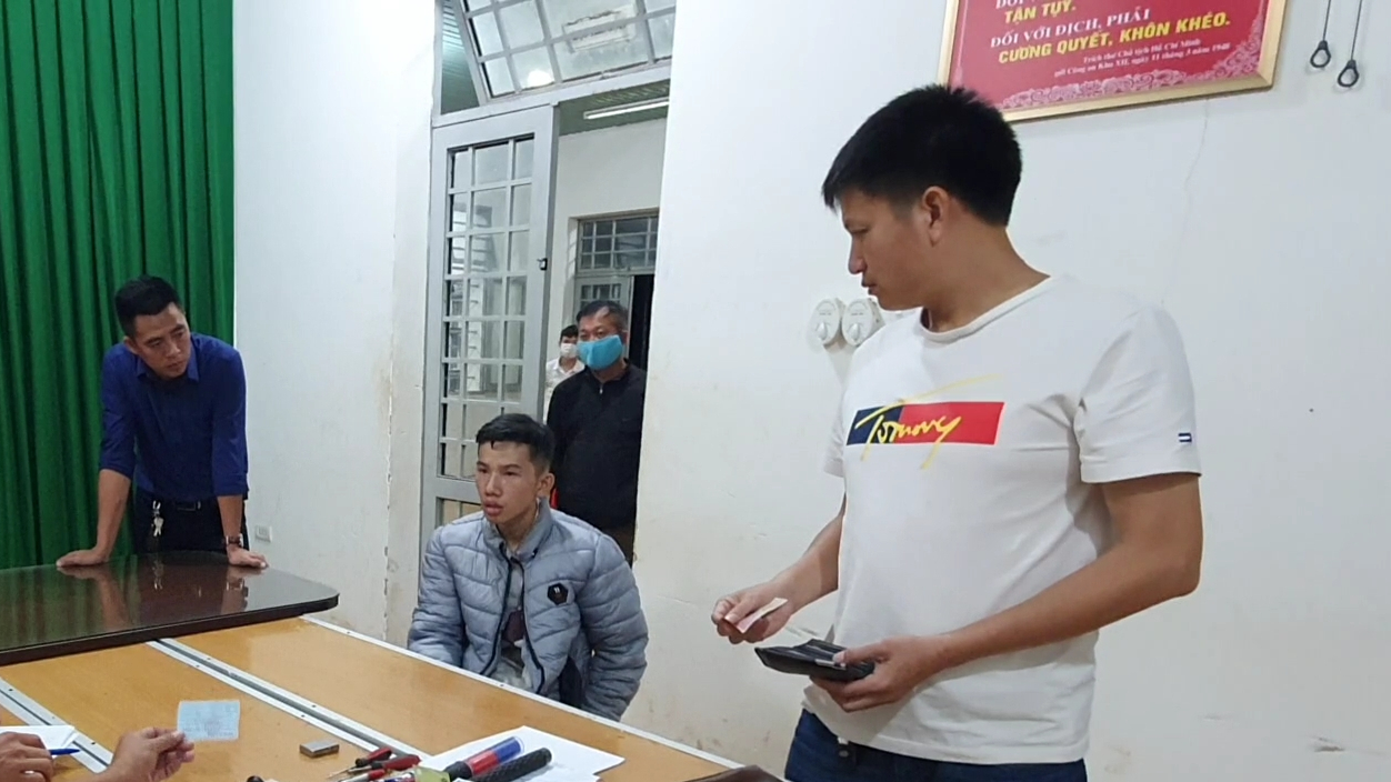 Công an bắt  đối tượng Nguyễn Văn Sang vì giả danh công an