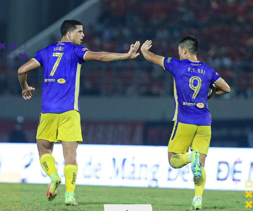 H&agrave; Nội FC đ&aacute;nh mất qu&agrave; cưới tặng chủ tịch Đỗ Vinh Quang - Ảnh 3.