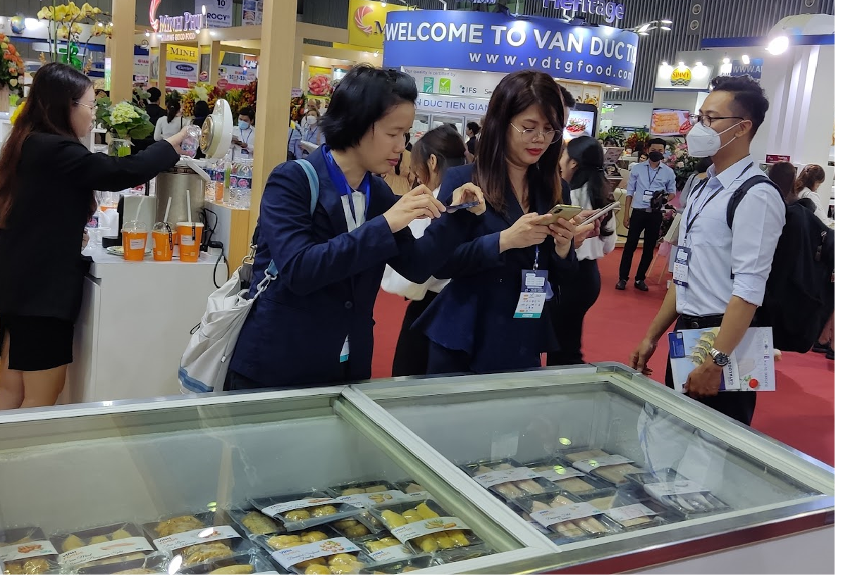 Cá tra mang về 2 tỉ USD