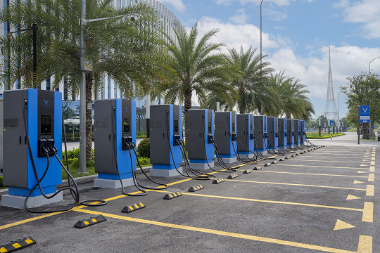 ADB thu xếp g&oacute;i t&iacute;n dụng chống biến đổi kh&iacute; hậu trị gi&aacute; 135 triệu USD ph&aacute;t triển giao th&ocirc;ng xanh tại Việt Nam - Ảnh 2.