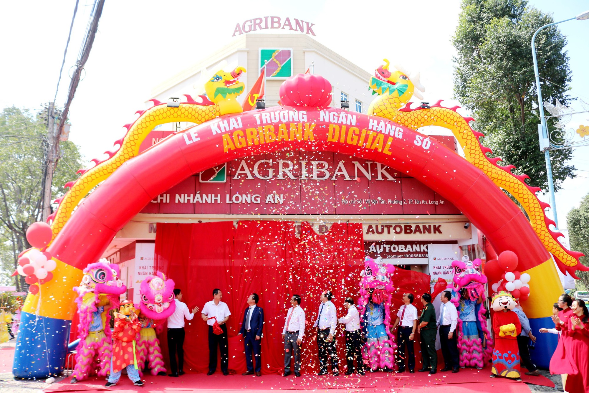 Agribank Long An khai trương dịch vụ ng&acirc;n h&agrave;ng số Agribank Digital - Ảnh 2.