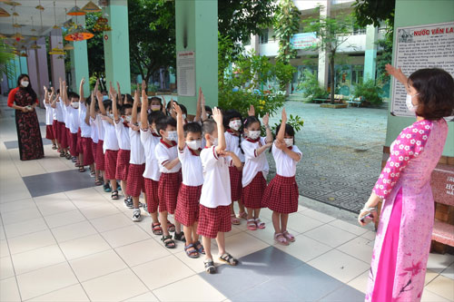 Gian nan tuyển dụng giáo viên