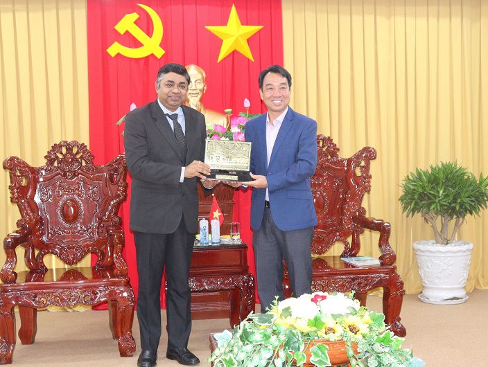Vĩnh Long đặc biệt coi trọng việc tạo m&ocirc;i trường đầu tư thuận lợi - Ảnh 1.
