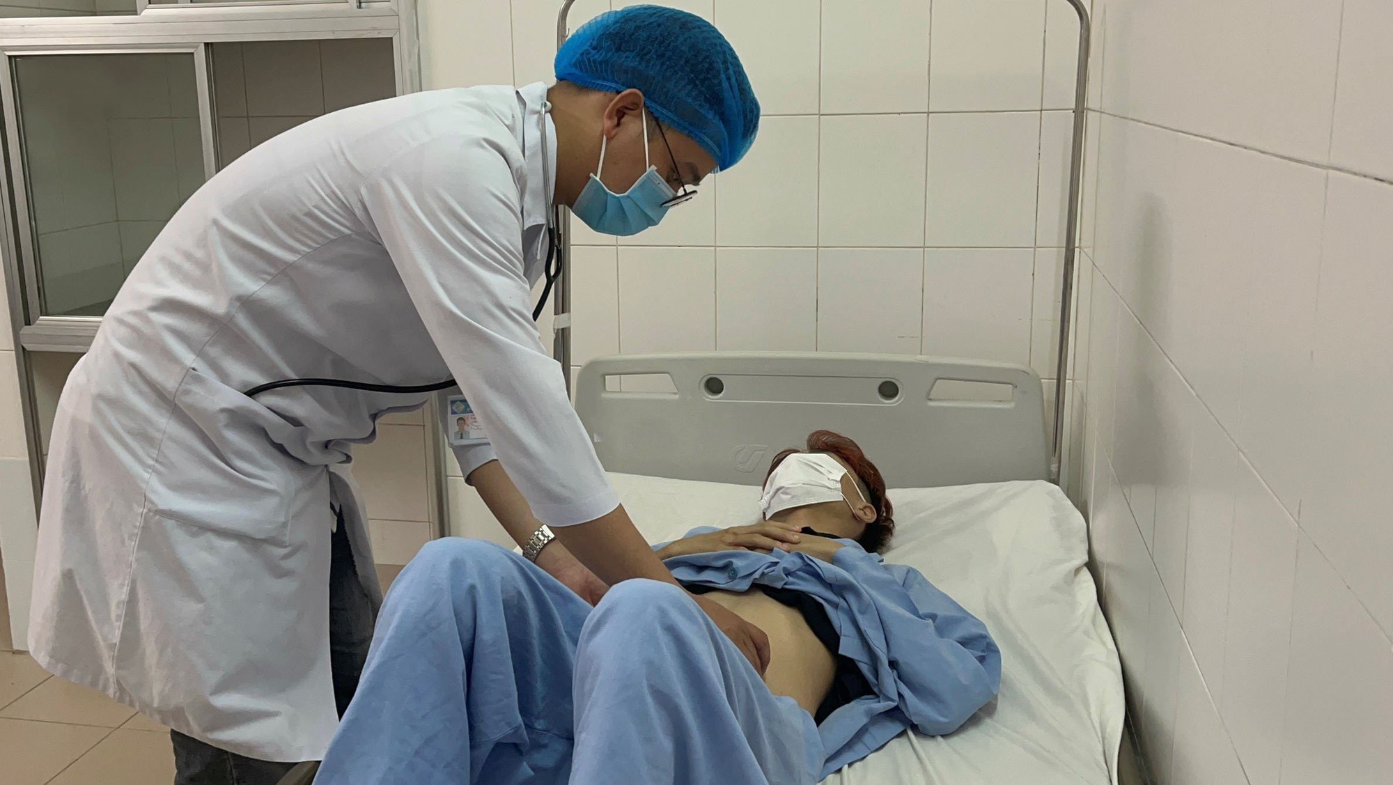 Nam thanh niên 20 tuổi bất ngờ bị chảy máu ồ ạt trong ruột non