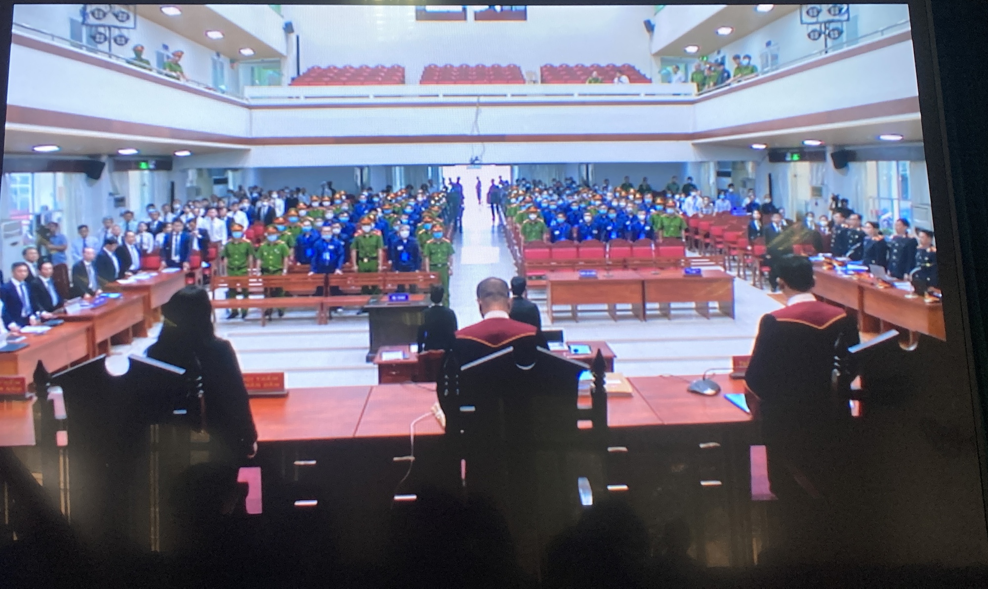 H&igrave;nh ảnh phi&ecirc;n t&ograve;a x&eacute;t xử vụ bu&ocirc;n lậu xăng dầu lớn nhất Đồng Nai - Ảnh 1.