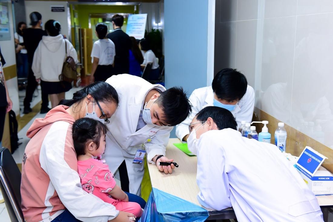 &ldquo;Tr&ograve;n tiếng cười &ndash; Vẹn tương lai&rdquo; tiếp nối h&agrave;nh tr&igrave;nh phẫu thuật miễn ph&iacute; cho c&aacute;c trẻ bị dị tật h&agrave;m mặt - Ảnh 2.