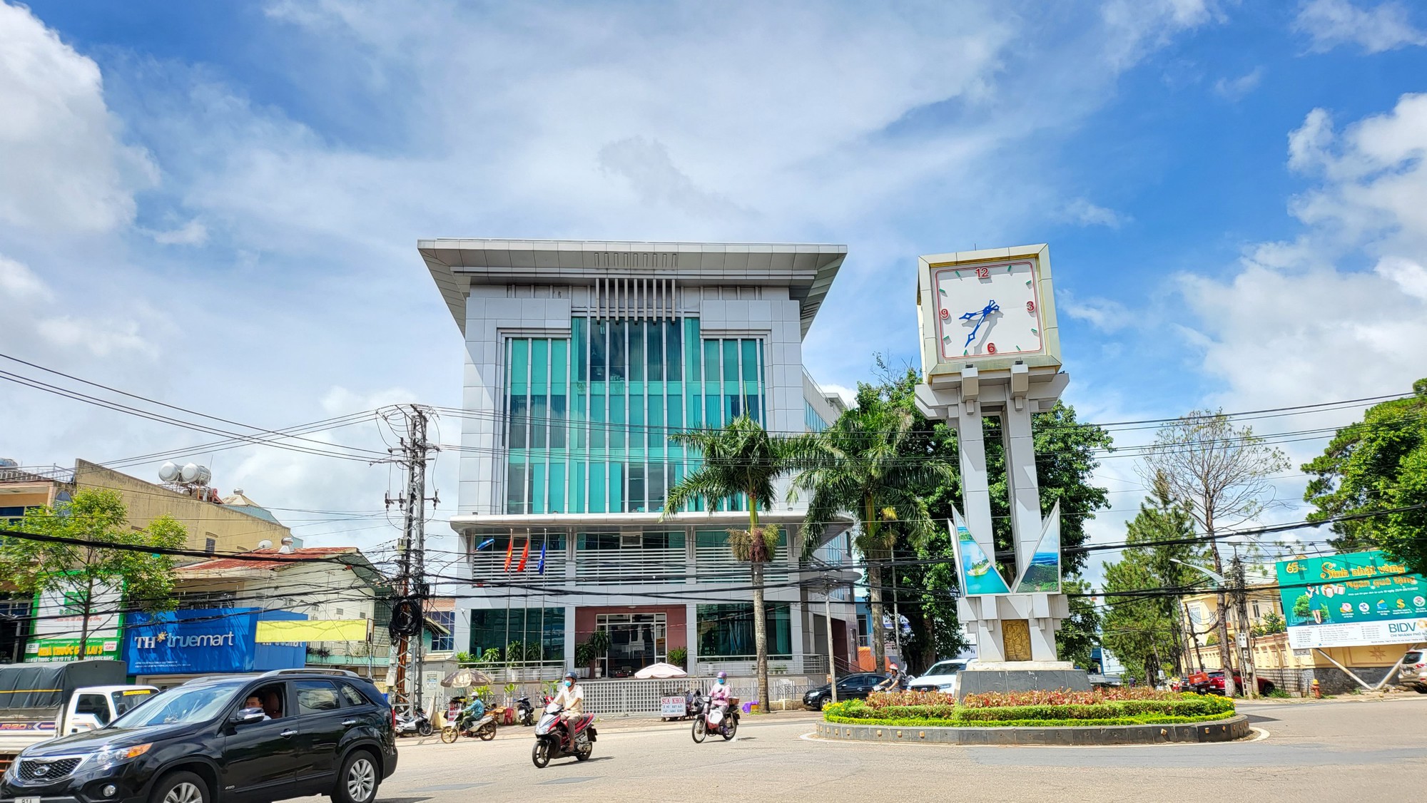 Thua kiện, Điện lực Miền Trung phải thanh toán 11 tỉ đồng cho 2 doanh nghiệp