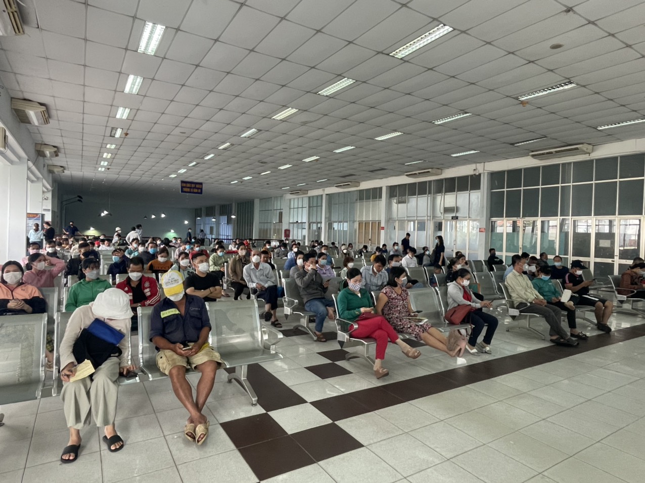 Sau 1 tiếng, 17.400 vé tàu tết Quý Mão đặt thành công - Ảnh 3.