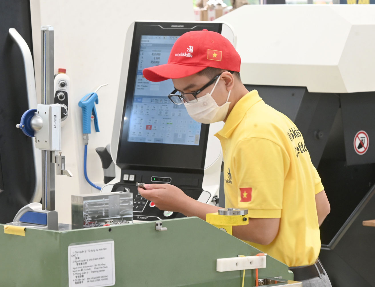 Tự hào kỹ năng nghề của lao động Việt
