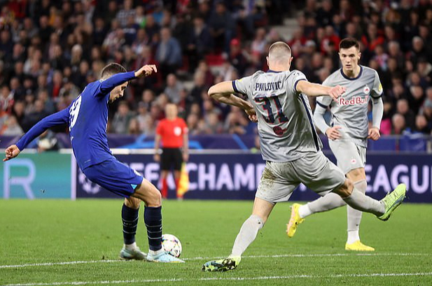 B&ugrave;ng nổ tr&ecirc;n đất &Aacute;o, Chelsea đoạt ng&ocirc;i đầu Champions League - Ảnh 5.