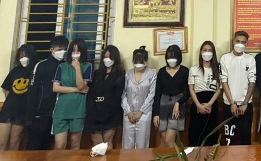 Vờ "hầu đồng" để mở "tiệc ma tuý" tại nhà
