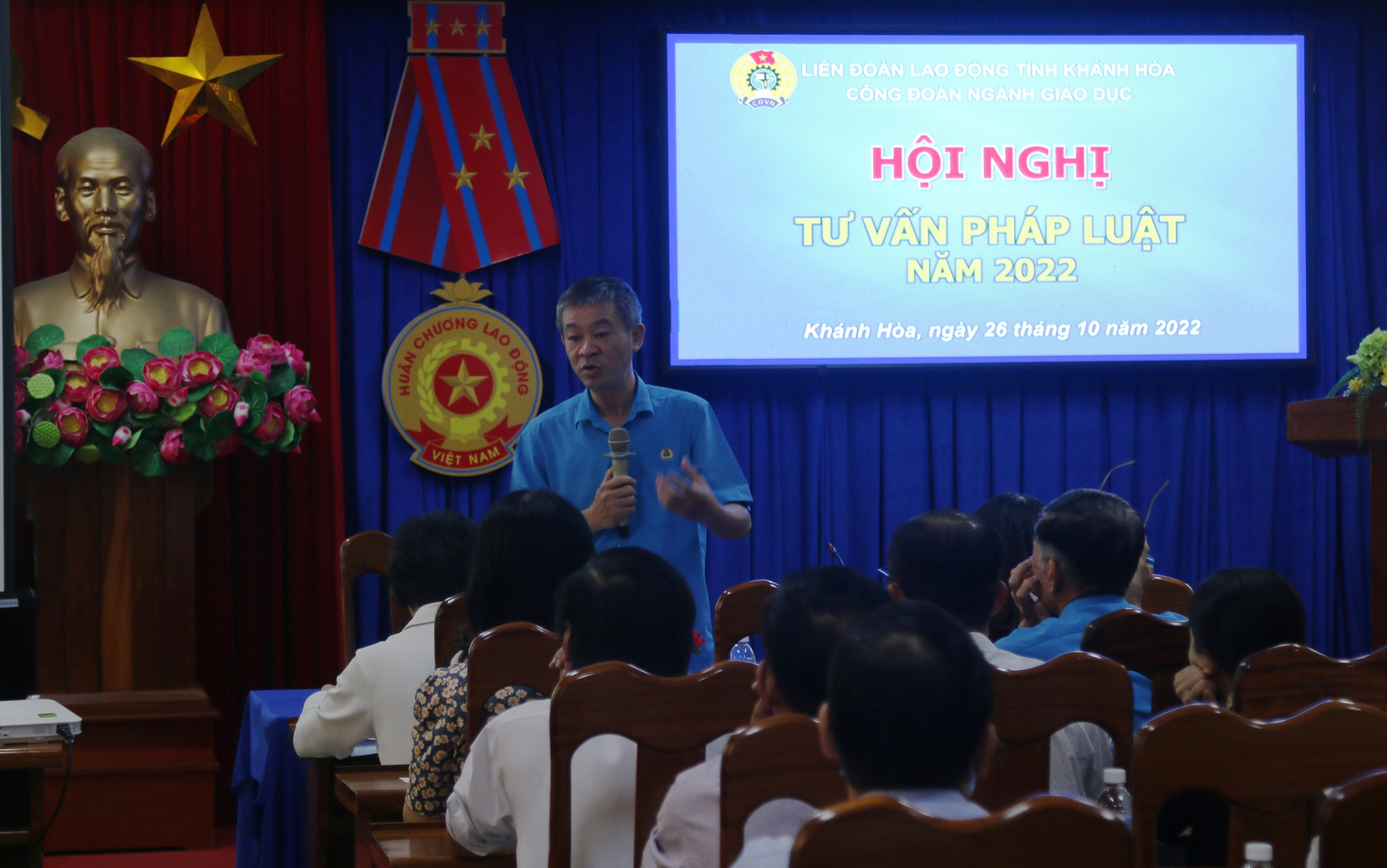 Khánh Hòa: Tư vấn pháp luật cho người lao động ngành giáo dục - Ảnh 2.