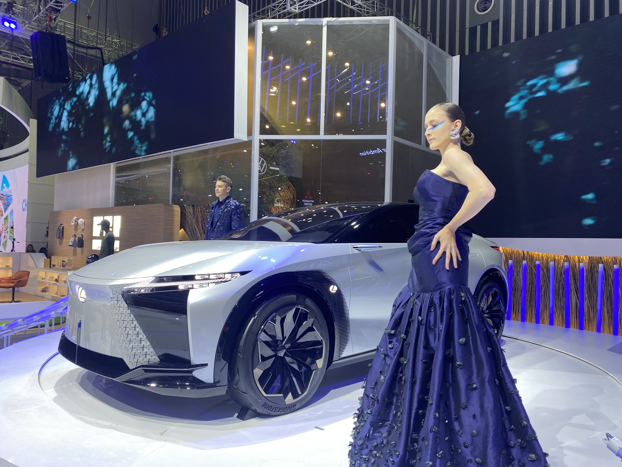 Tràn ngập xe điện tại triển lãm Vietnam Motor Show 2022 - Ảnh 4.