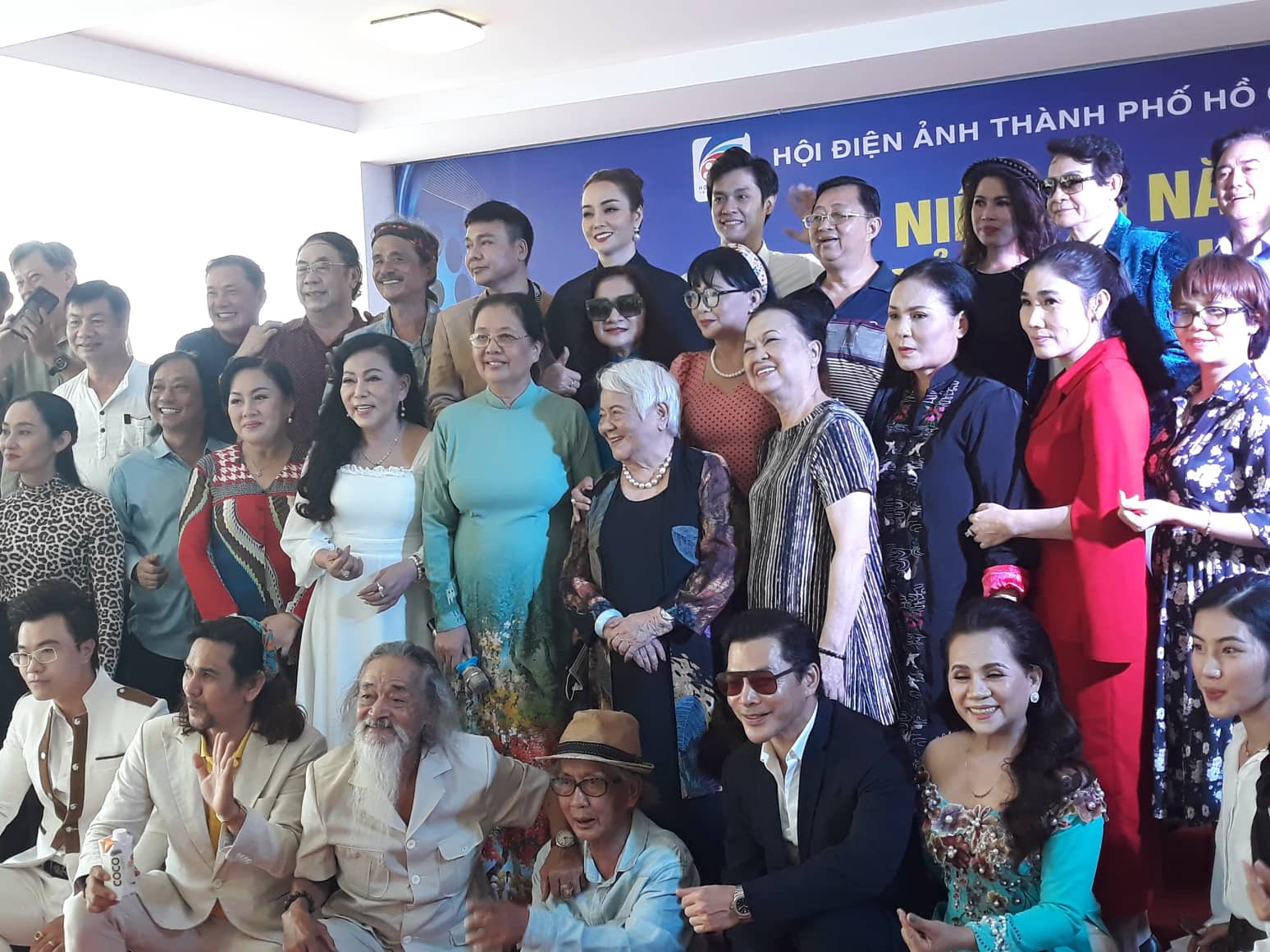 NSƯT Hạnh Th&uacute;y, Mai Thu Huyền&hellip; duy&ecirc;n d&aacute;ng tại sự kiện điện ảnh - Ảnh 3.