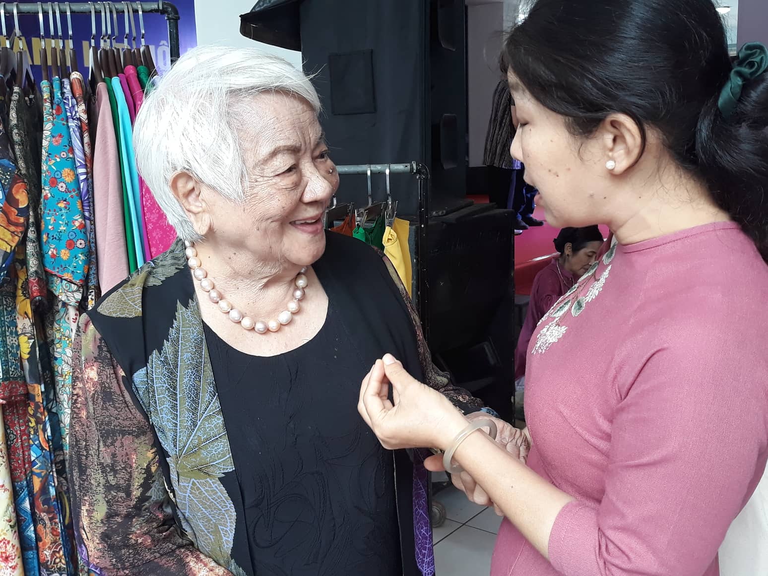 NSƯT Hạnh Th&uacute;y, Mai Thu Huyền&hellip; duy&ecirc;n d&aacute;ng tại sự kiện điện ảnh - Ảnh 9.