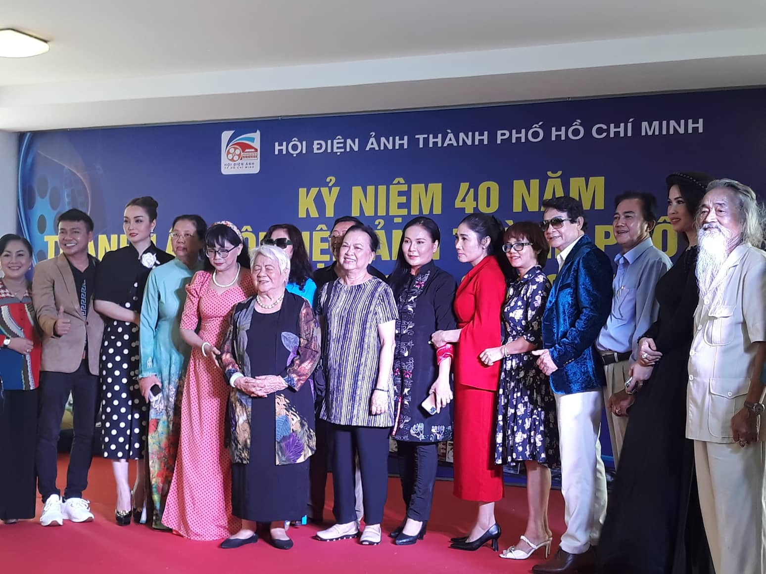 NSƯT Hạnh Th&uacute;y, Mai Thu Huyền&hellip; duy&ecirc;n d&aacute;ng tại sự kiện điện ảnh - Ảnh 2.