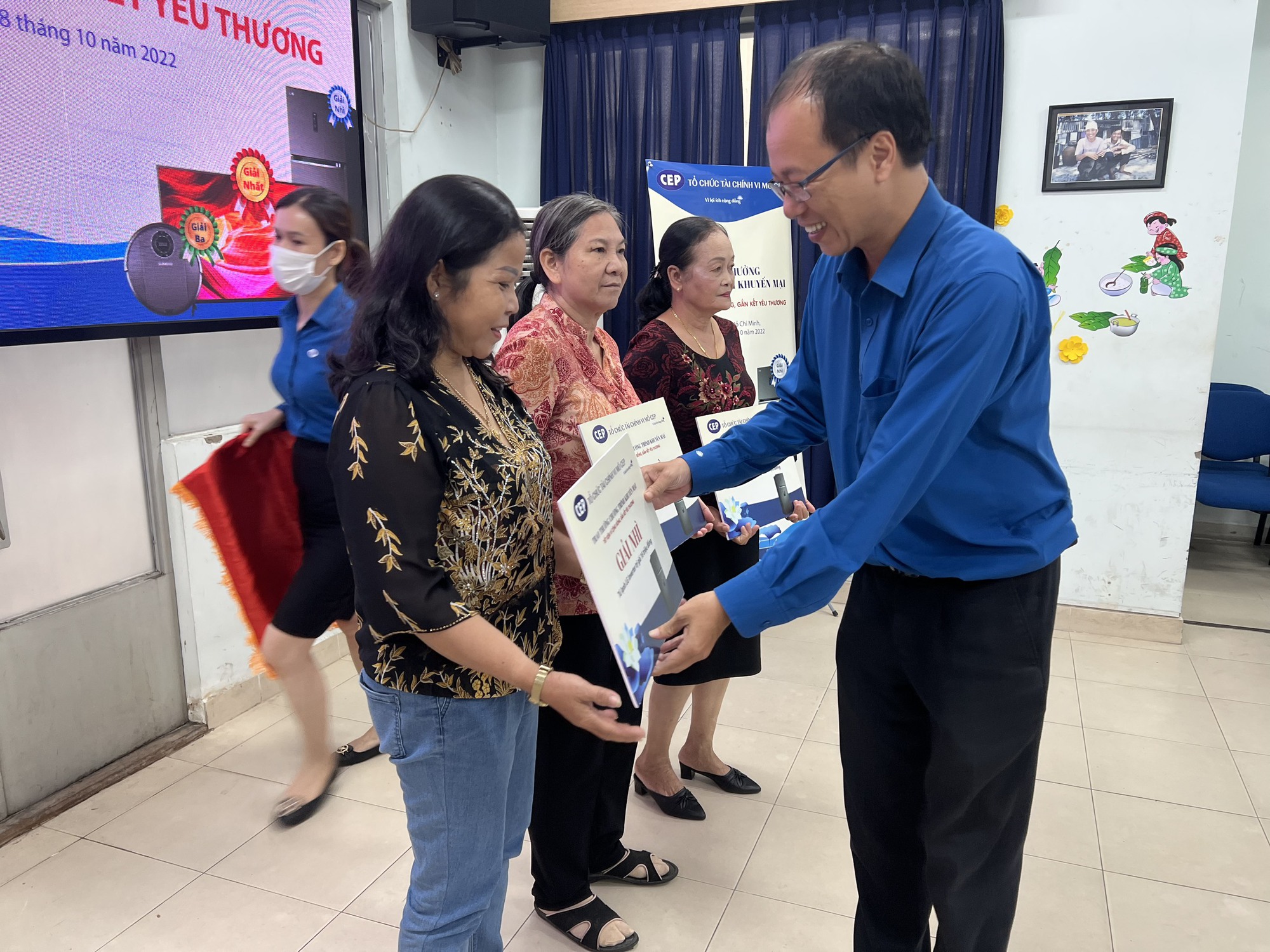 CEP trao thưởng chương tr&igrave;nh &ldquo;Tiết kiệm v&igrave; cộng đồng - Gắn kết y&ecirc;u thương&rdquo; - Ảnh 2.