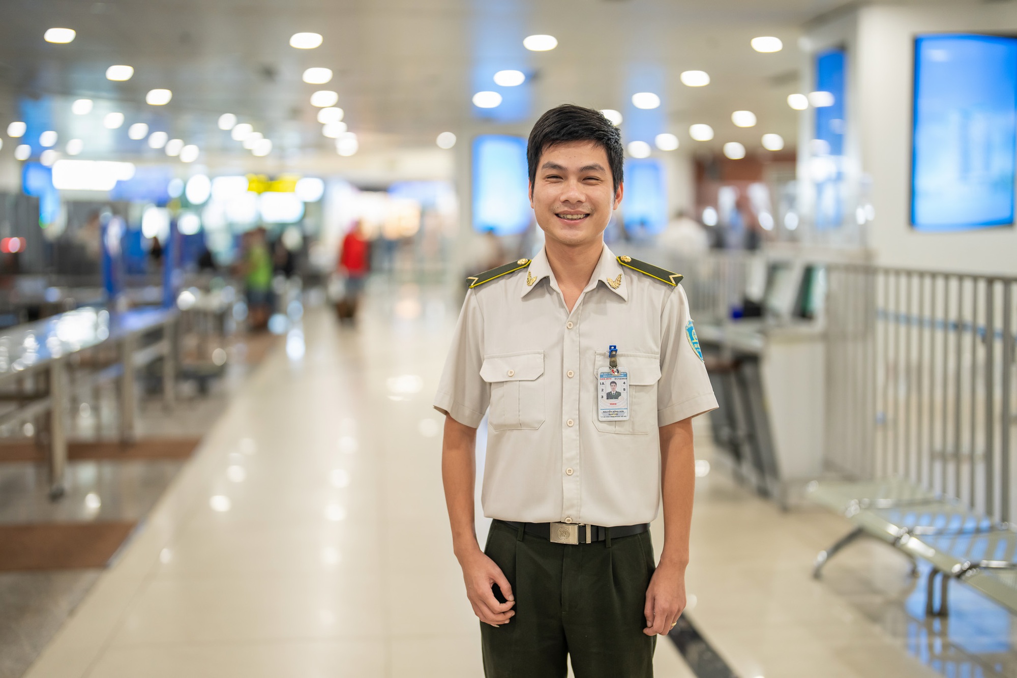 Cầm nhầm đồng hồ ở Nội B&agrave;i, bay v&agrave;o T&acirc;n Sơn Nhất vẫn kh&ocirc;ng tho&aacute;t - Ảnh 8.