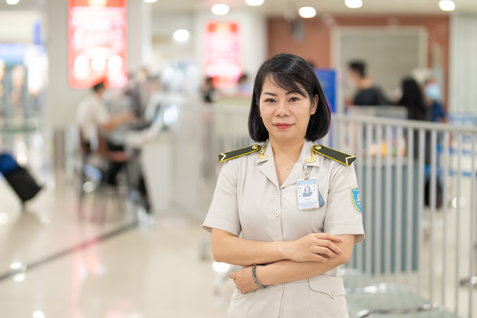 Cầm nhầm đồng hồ ở Nội B&agrave;i, bay v&agrave;o T&acirc;n Sơn Nhất vẫn kh&ocirc;ng tho&aacute;t - Ảnh 10.