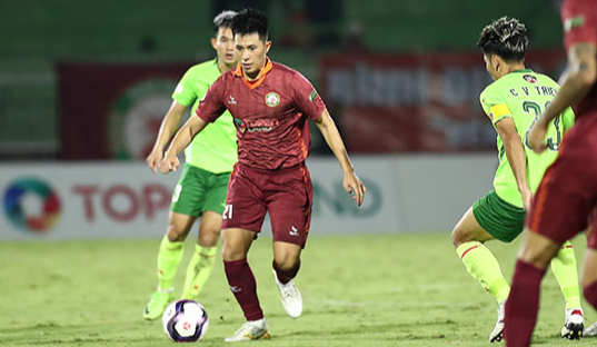 Công Phượng hỏng penalty, HAGL nhận chuỗi 10 trận không thắng - Ảnh 3.