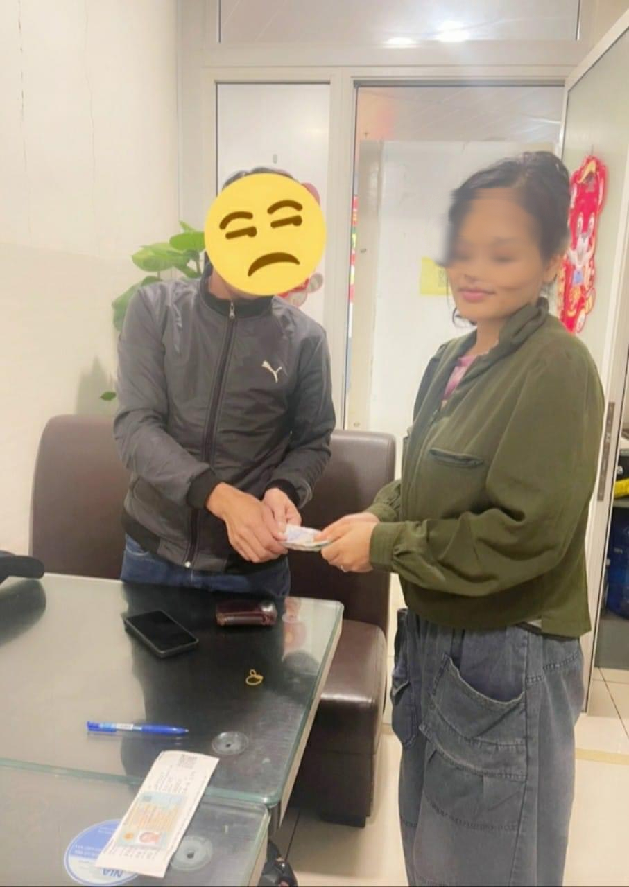 Cầm nhầm đồng hồ ở Nội B&agrave;i, bay v&agrave;o T&acirc;n Sơn Nhất vẫn kh&ocirc;ng tho&aacute;t - Ảnh 7.