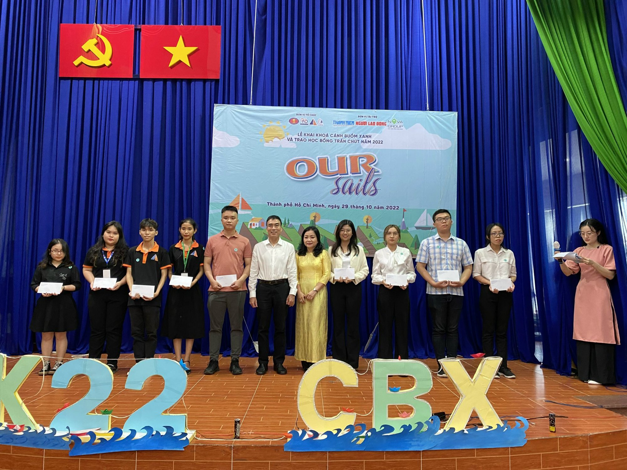 Trao 40 suất học bổng Trần Chút