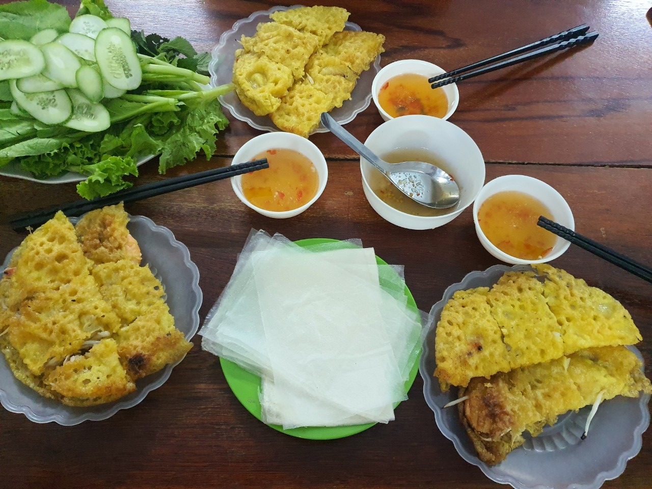 Bánh xèo - Món ngon dân dã của ba miền - Ảnh 1.