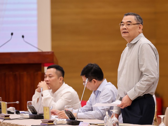 Trung tướng T&ocirc; &Acirc;n X&ocirc;: &Ocirc;ng Phạm Nhật Vượng kh&ocirc;ng nằm trong danh s&aacute;ch cấm xuất cảnh - Ảnh 1.
