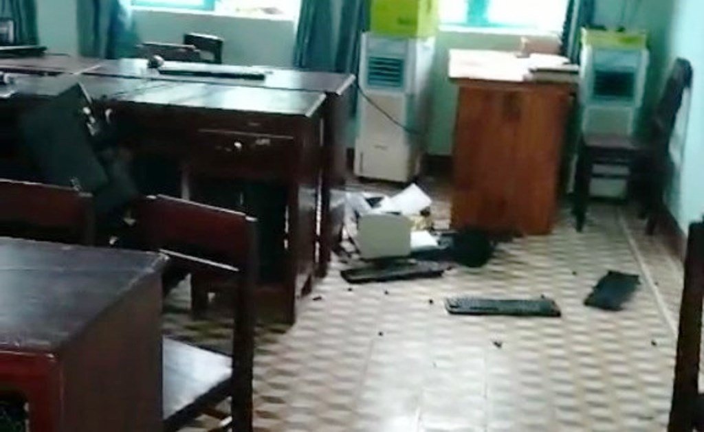 Nhóm học sinh đột nhập vào trường phá tài sản, gây thiệt hại hàng trăm triệu đồng