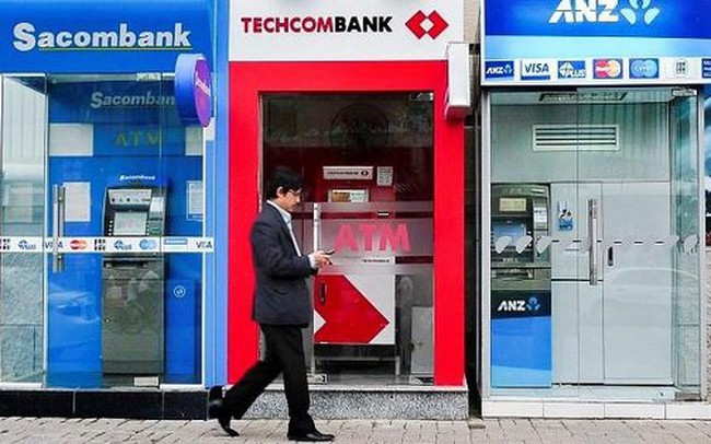 ATM ngân hàng bị “thất sủng”? - Ảnh 1.