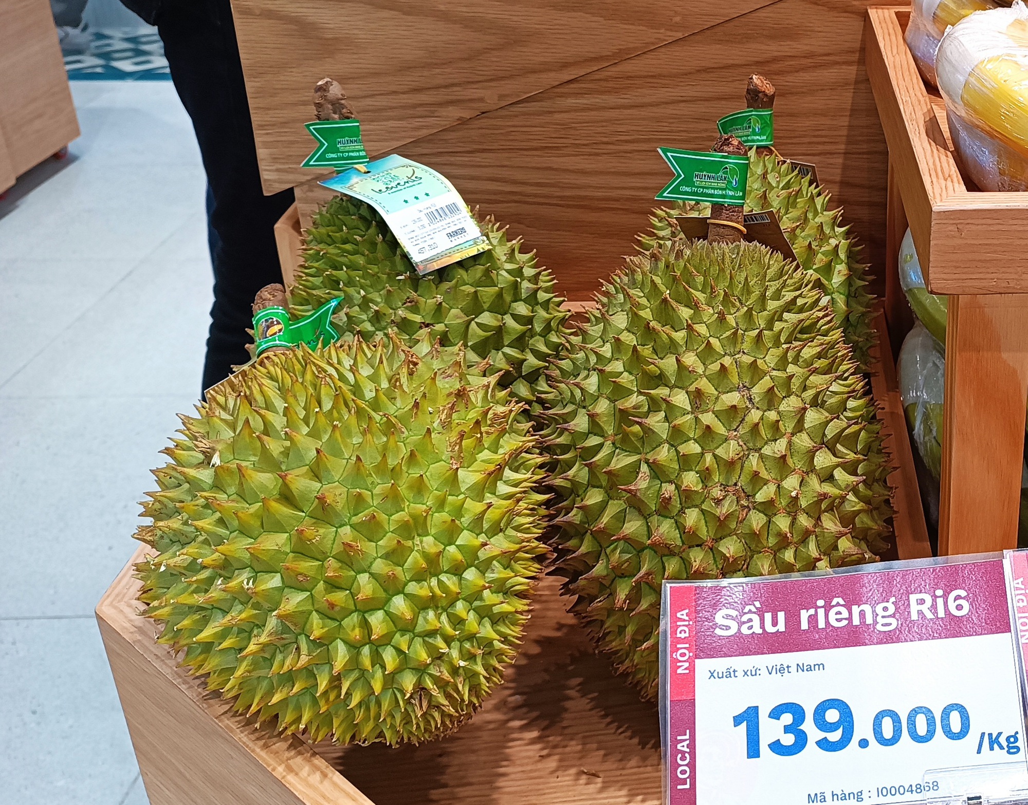 Gi&aacute; sầu ri&ecirc;ng cao ngất ngưởng d&ugrave; xuất sang Trung Quốc chưa bao nhi&ecirc;u - Ảnh 1.