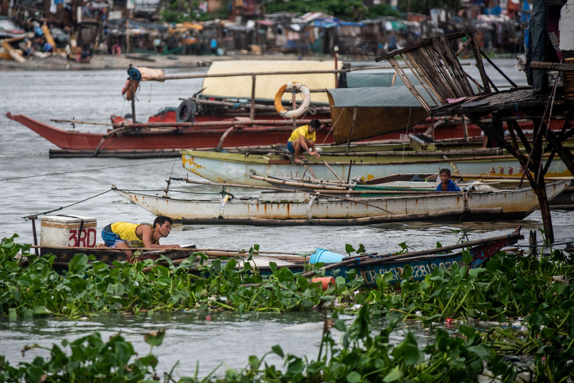 Năm lần đổ bộ đất liền, b&atilde;o Nalgae quần Philippines tơi tả - Ảnh 4.