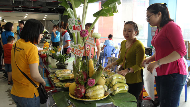 Sôi nổi ngày hội "Nữ công nhân lao động Satra"