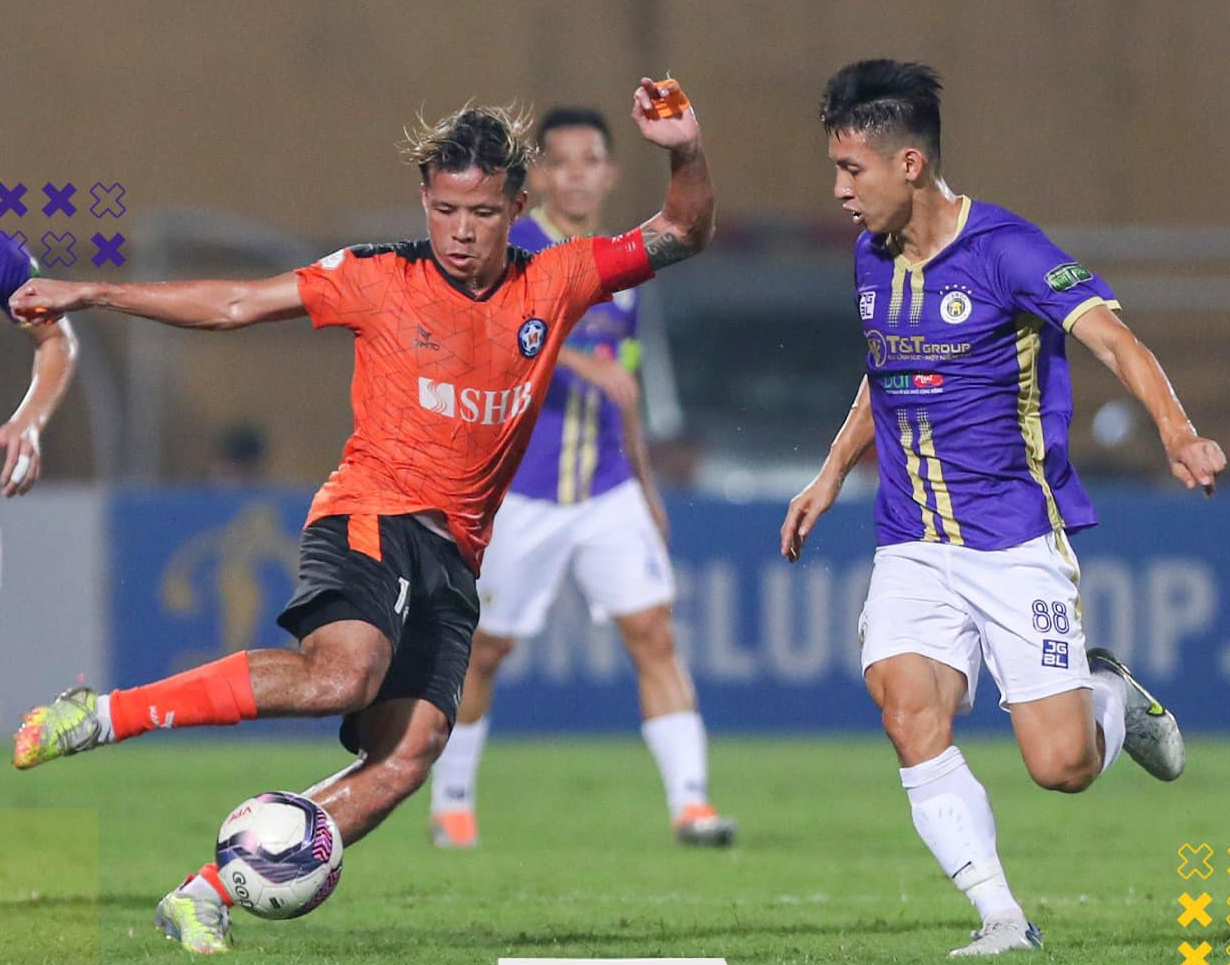Văn Quyết, Hùng Dũng ghi bàn, Hà Nội FC chiếm lại ngôi đầu