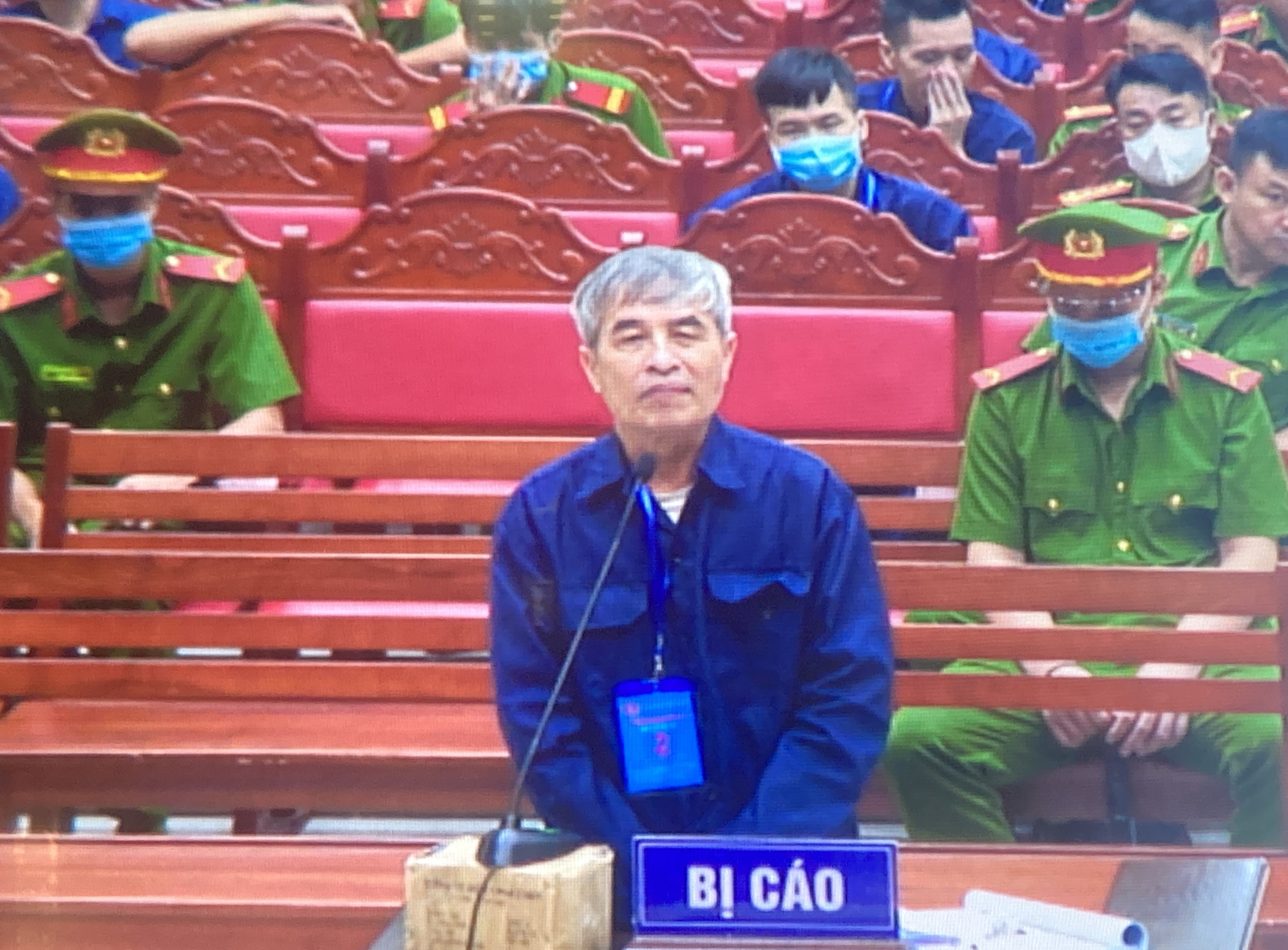 Vụ buôn lậu 200 triệu lít xăng: "Ông trùm" khai "tháng nào cũng phải bôi trơn"
