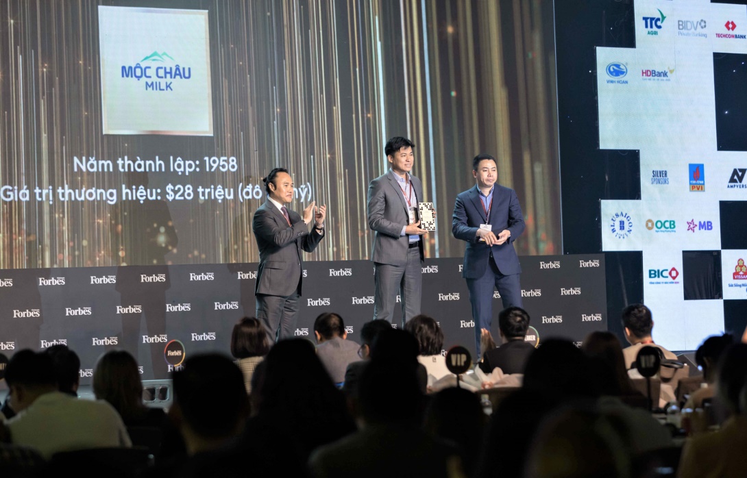 Vinamilk - thương hiệu &ldquo;tỉ USD&rdquo; duy nhất trong Top 25 thương hiệu F&B dẫn đầu của Forbes Việt Nam - Ảnh 2.