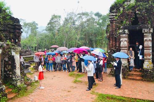 Khơi dậy tình yêu di sản